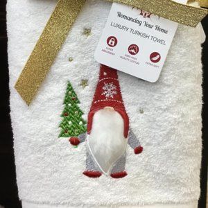 Beautiful Christmas Hand Towels. Gnome 0666